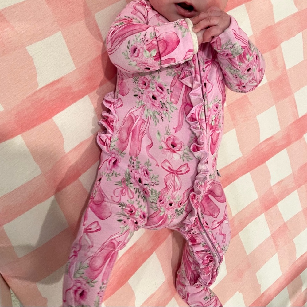 Bums&roses  brand new Onsie Baby GIRL